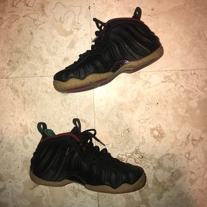 Black Nike foamposite pro